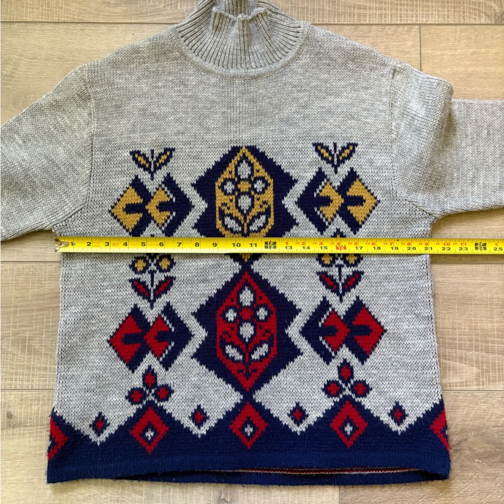 Vintage Gray and Red Nordic Geometric Pattern Wool Sweater - Picture 5 of 8